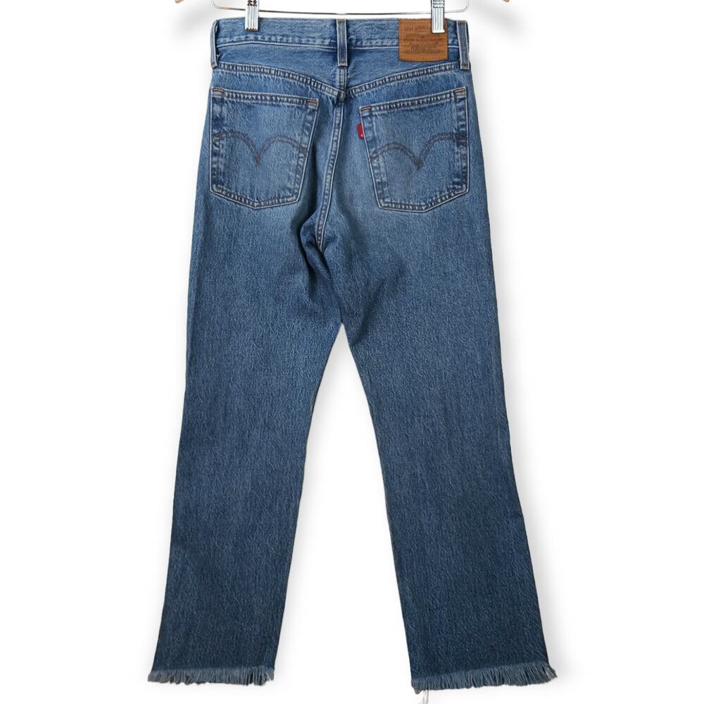 Levi's SZ 26 Premium Wedgie Straight  Distressed Knee Frayed Hem Denim - Picture 6 of 8